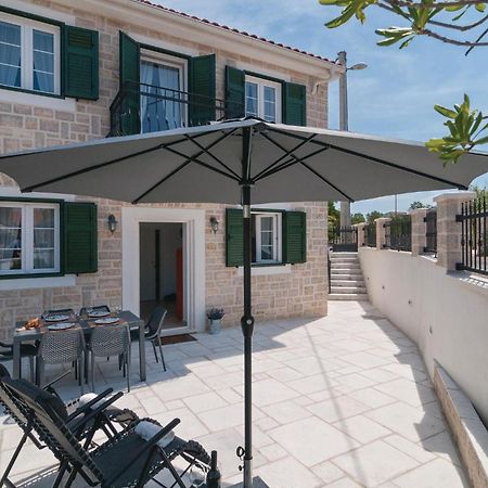 Stunning Home In Primosten With Kitchen Εξωτερικό φωτογραφία