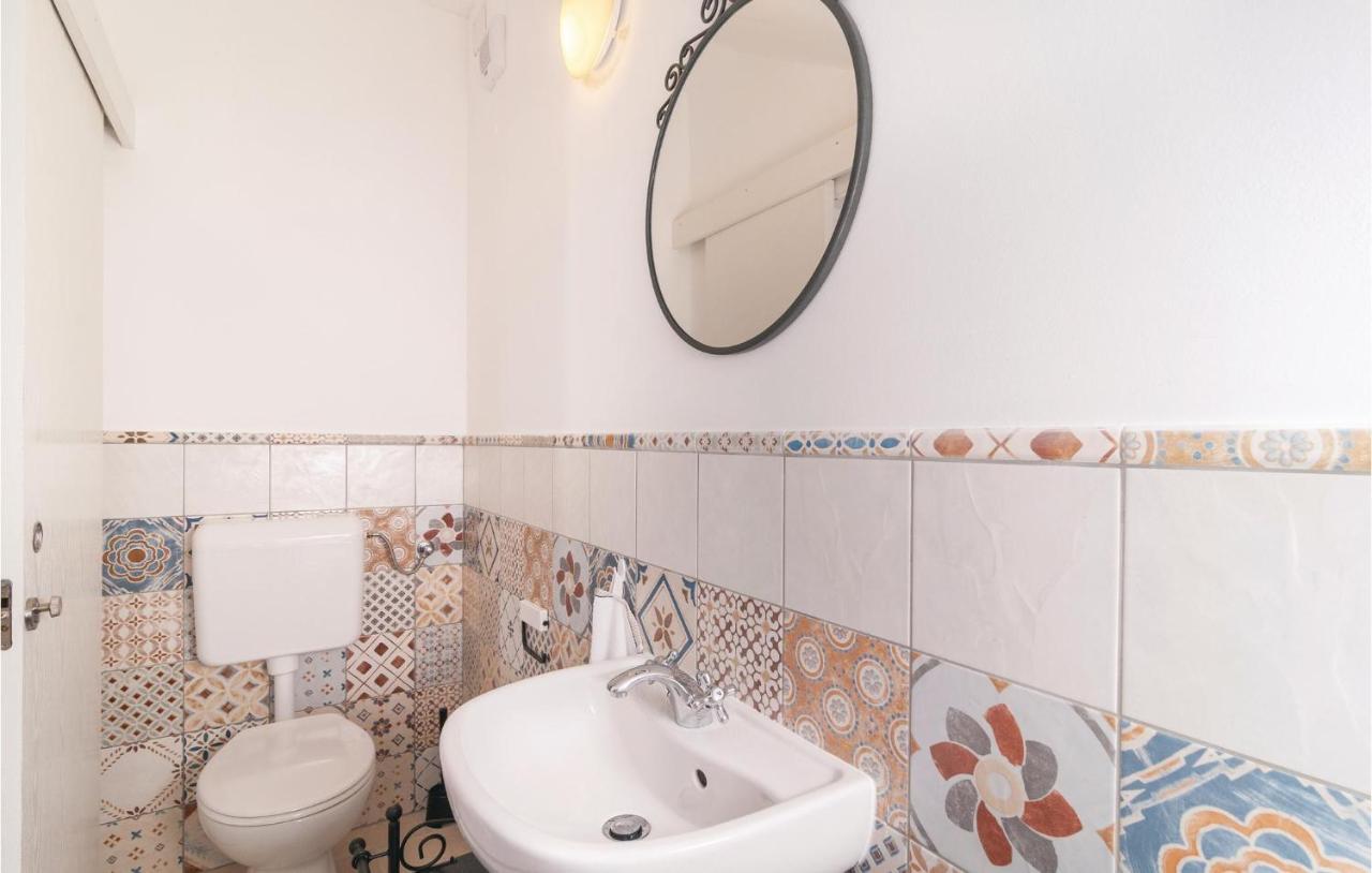 Stunning Home In Primosten With Kitchen Εξωτερικό φωτογραφία