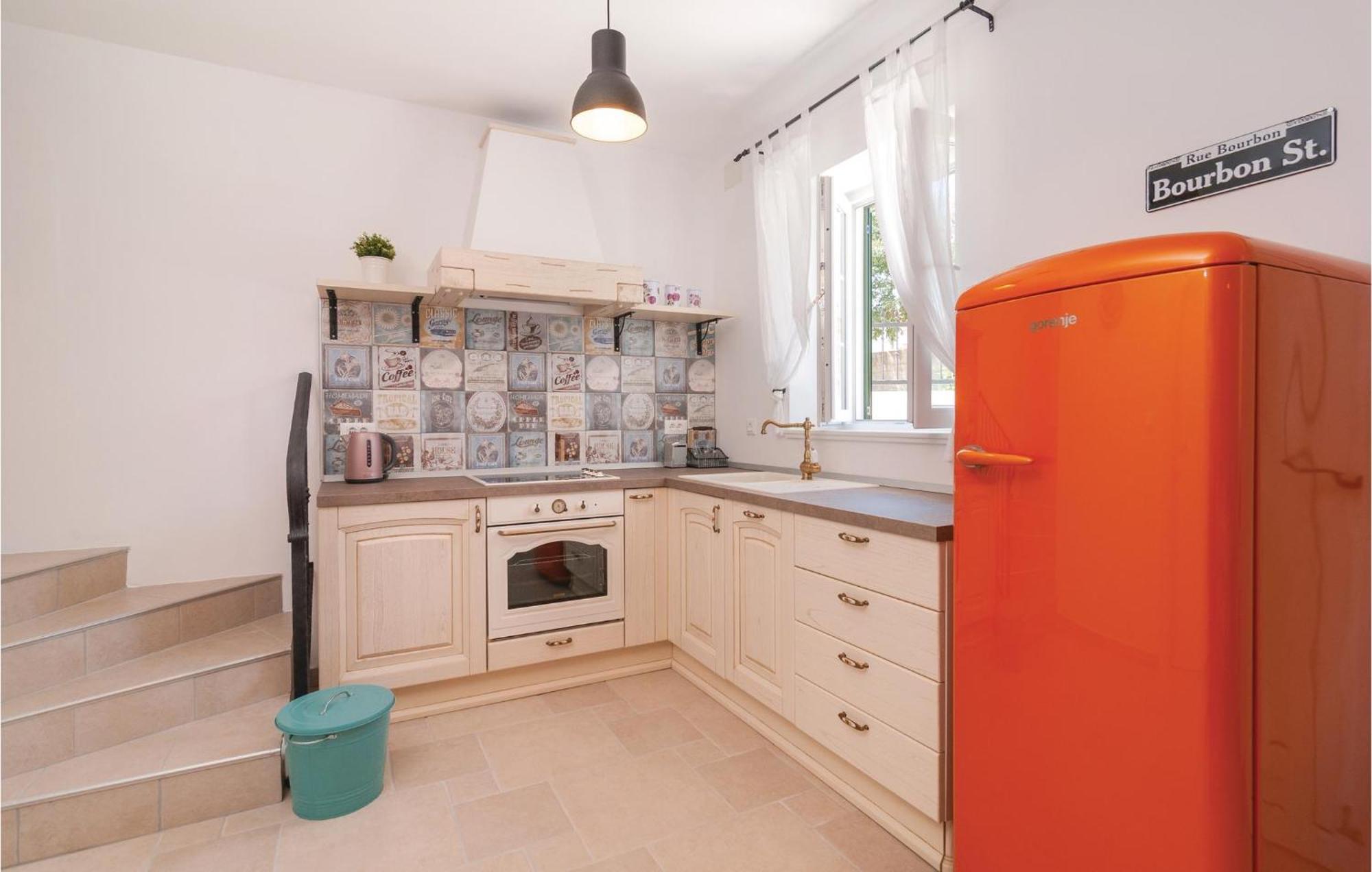 Stunning Home In Primosten With Kitchen Εξωτερικό φωτογραφία