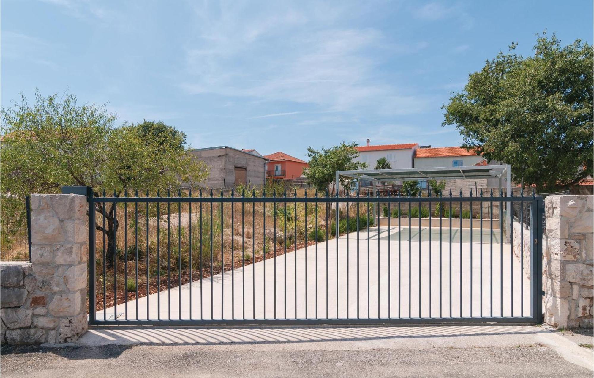 Stunning Home In Primosten With Kitchen Εξωτερικό φωτογραφία